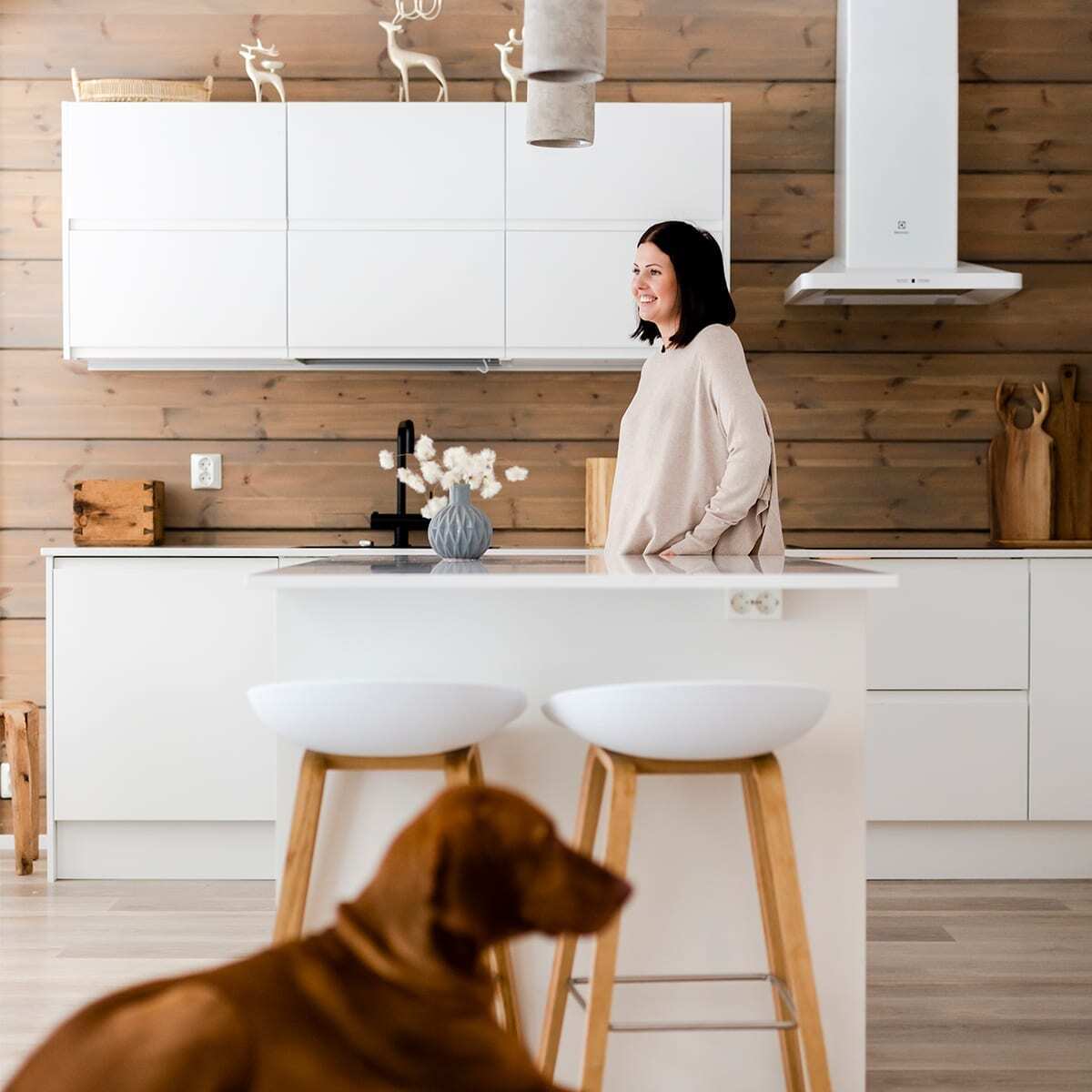 honka-heimon-kylassa-nuoren-perheen-hirsikoti-mantymetsan-suojassa_04