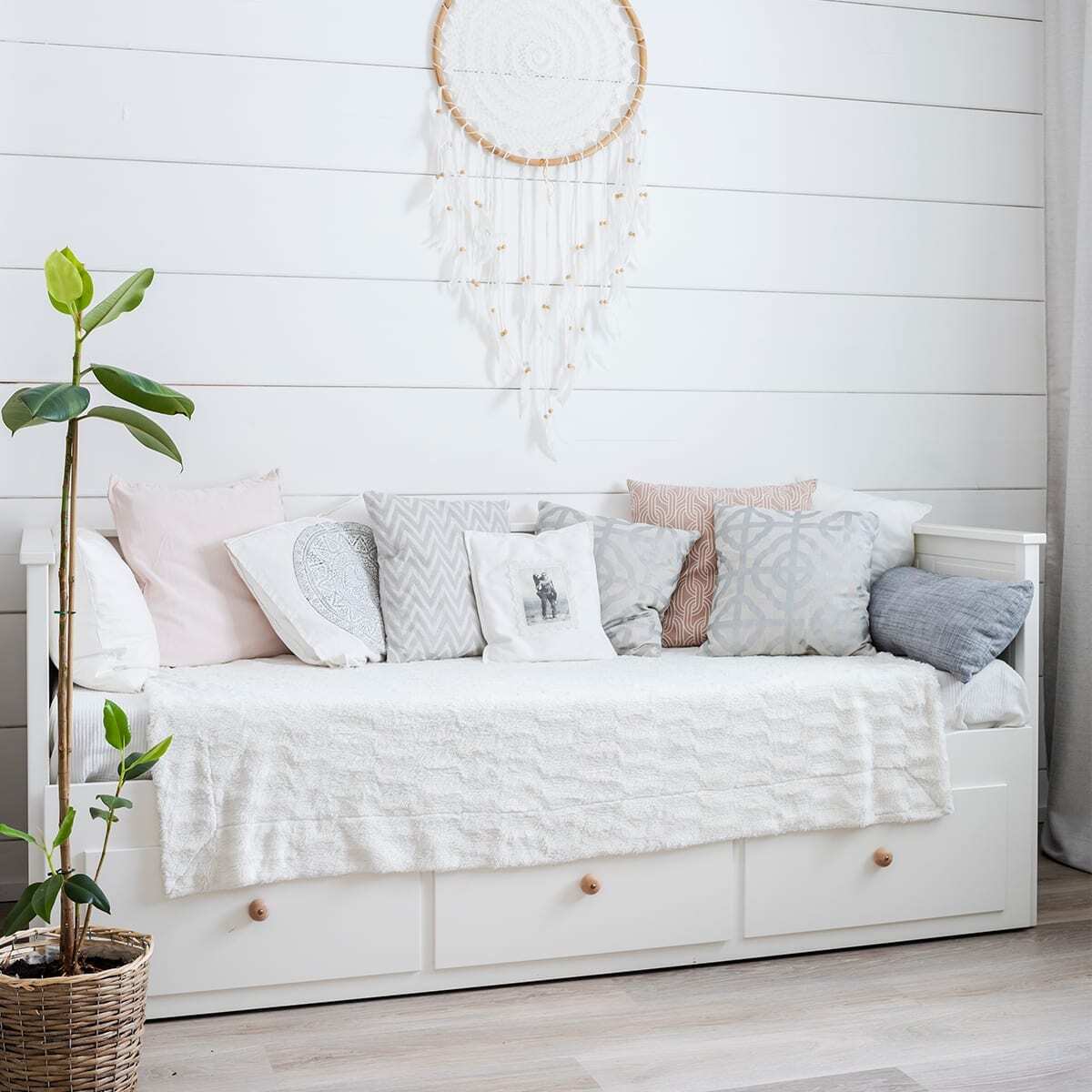 honka-heimon-kylassa-nuoren-perheen-hirsikoti-mantymetsan-suojassa_08