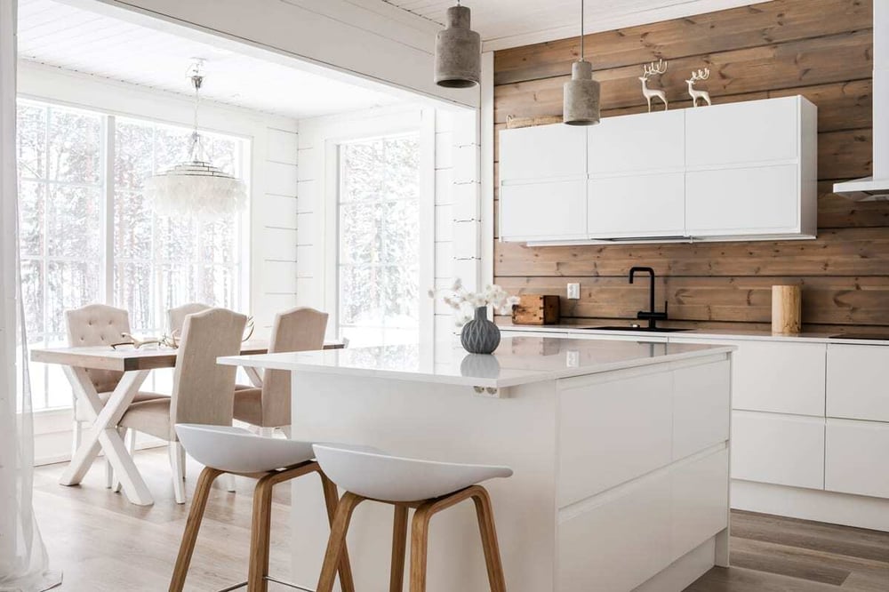 honka-heimon-kylassa-nuoren-perheen-hirsikoti-mantymetsan-suojassa_11