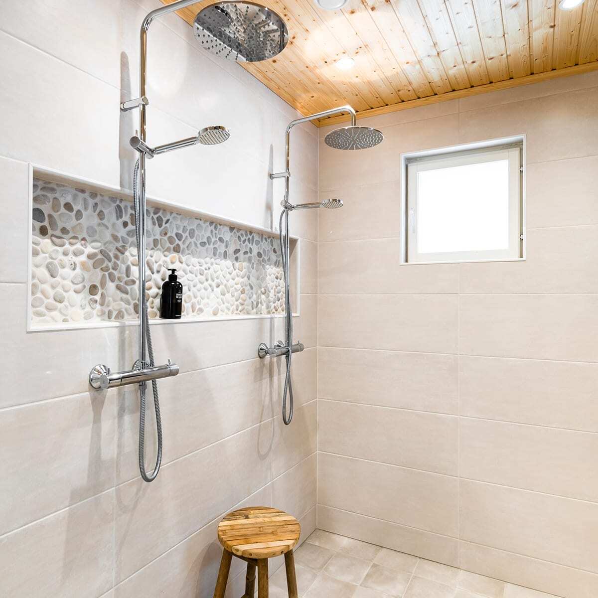 honka-heimon-kylassa-nuoren-perheen-hirsikoti-mantymetsan-suojassa_21