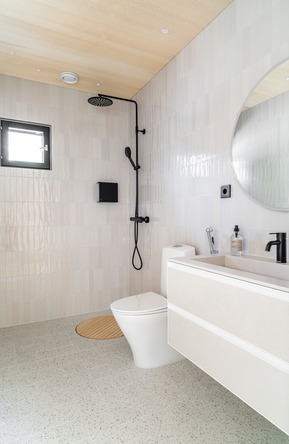 honka-huomen-158-juuso-makilahde-kylpyhuone-e1634128577432