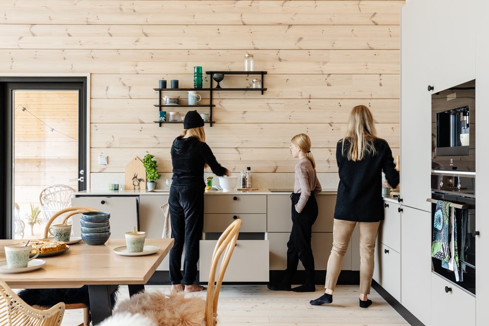 honka-huuskonniemi-honkafamily-vista-interior-kitchen-photo-minnakivinen