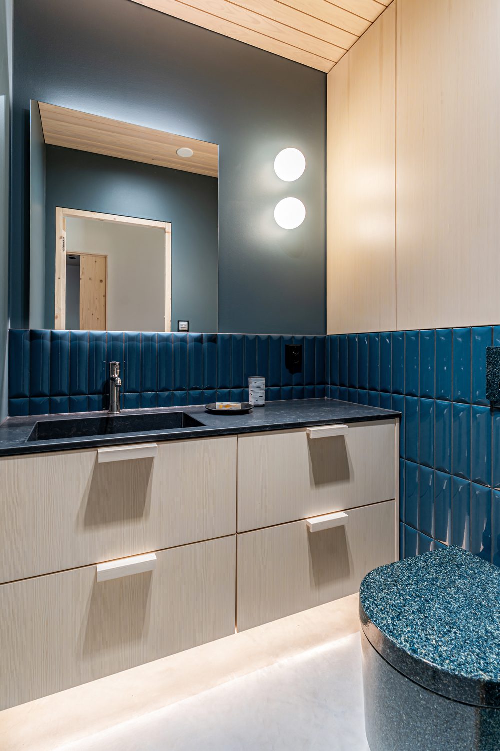 honka-kommeli-log-home-housing-fair-2025-toilet-02-zentuvo