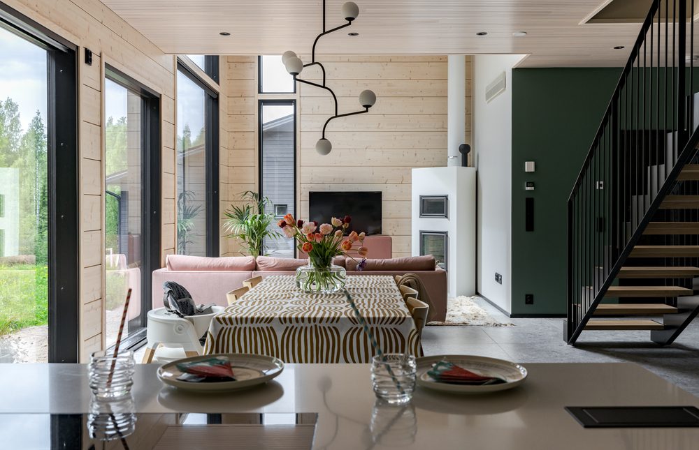 honka-log-home-reference-hirsihaave-diningroom-photo-minnakivinen-or4002658