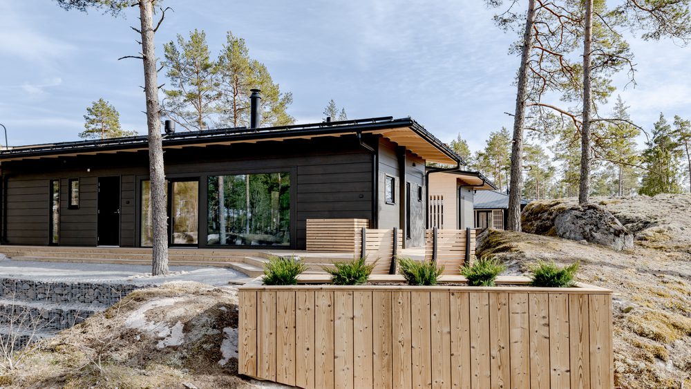 honka-log-home-reference-honka-haiku-naantali-housing-fair-exterior-1-photo-minna-kivinen-1