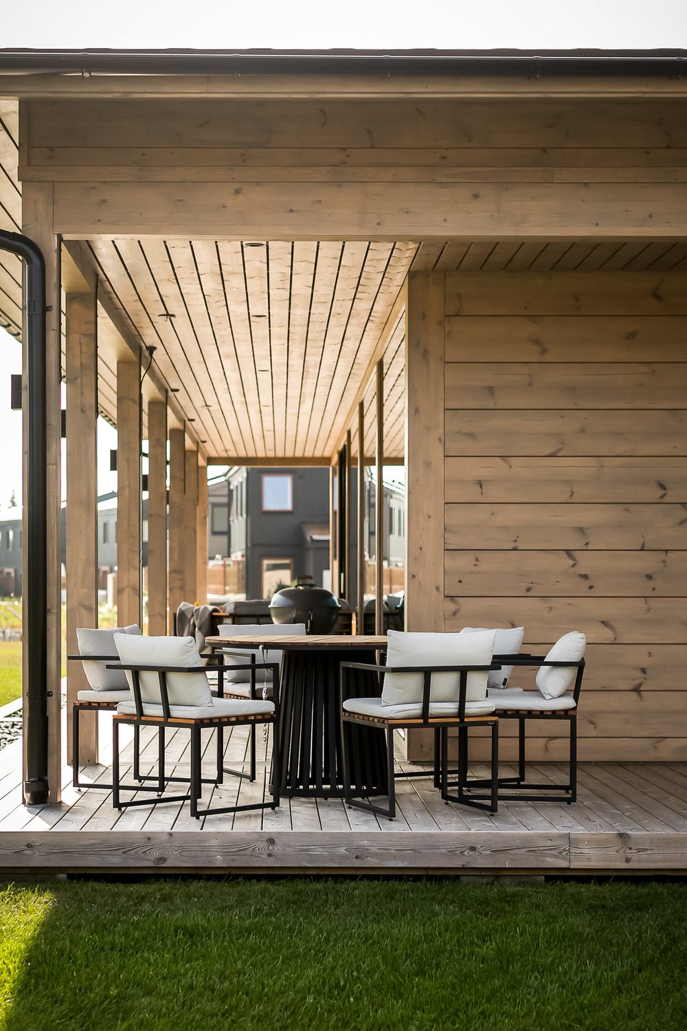 honka-log-home-reference-vastervik-sweden-lux-145-exterior-014-or4007452jpg