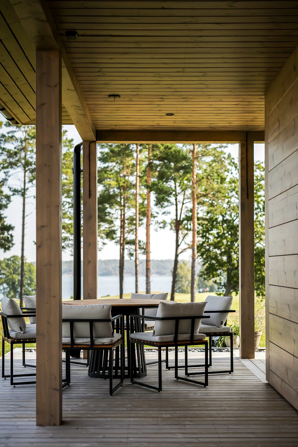 honka-log-home-reference-vastervik-sweden-lux-145-exterior-019-or4007452jpg