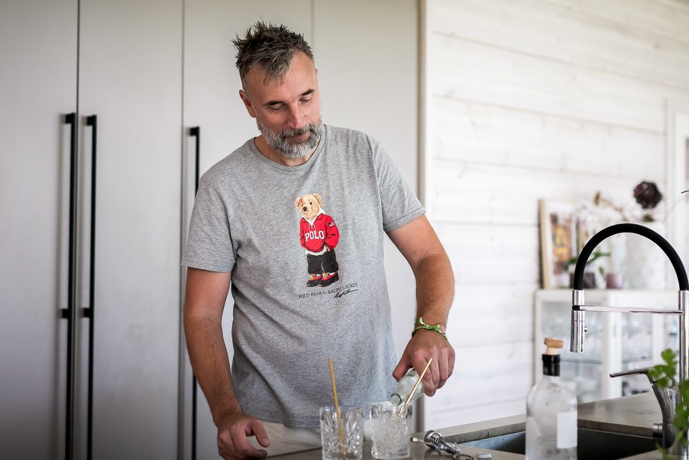 honka-log-home-reference-vastervik-sweden-lux-145-exterior-044-or4007452jpg