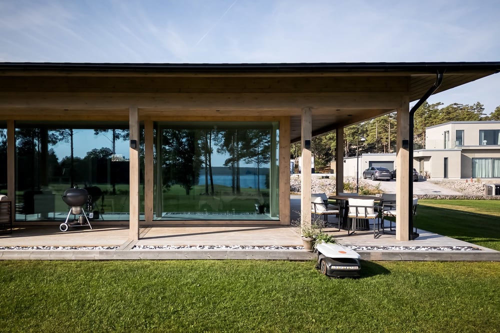 honka-log-home-reference-vastervik-sweden-lux-145-exterior-052-or4007452jpg