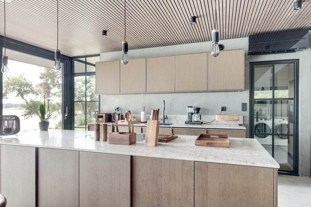 honka-log-house-reference-lux-akras-zentuvo-kitchen-2