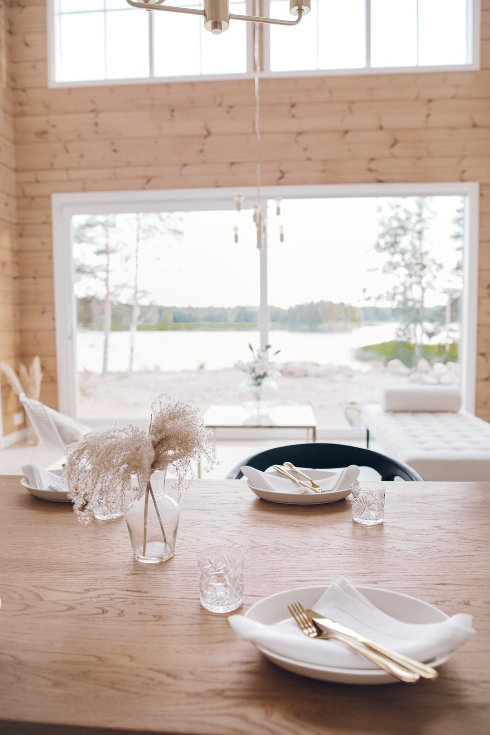 honka-loghome-kaisaturunen-interior-diningview
