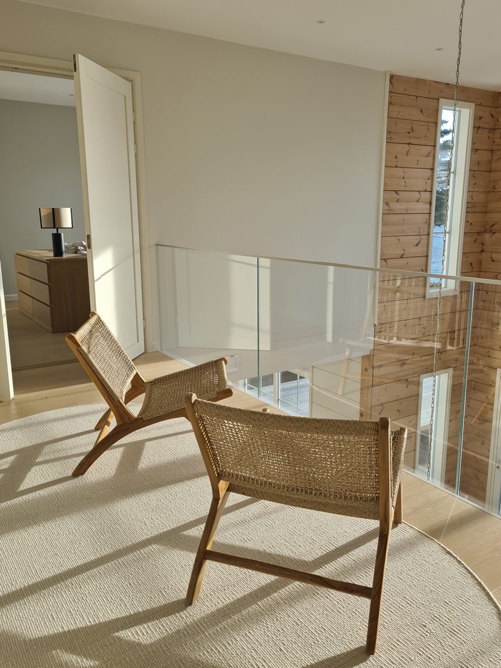 honka-loghome-kaisaturunen-interior-log-hall