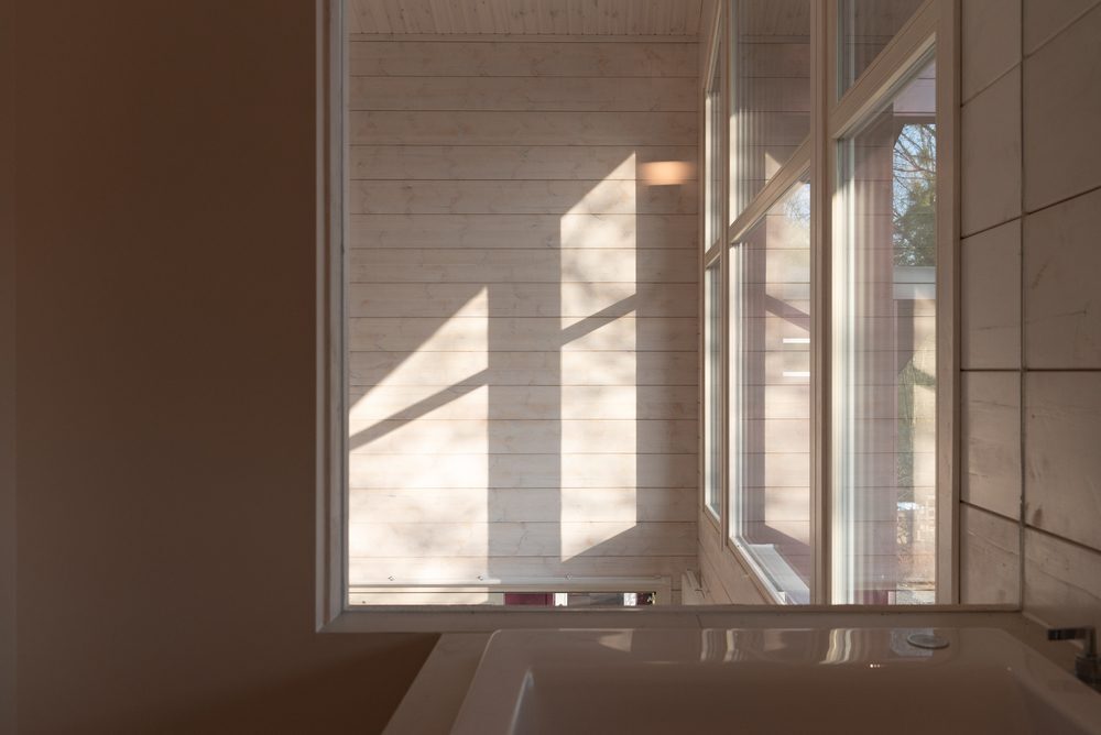 notaarchitects-honka-jiangshan-china-unique-id4027299-glulam-log-house-master-bedroom-view-from-bath-shiyun-qian